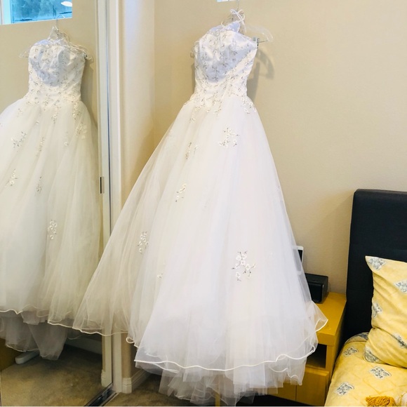 Morilee Wedding Dress SIZE 4 - Picture 6 of 16